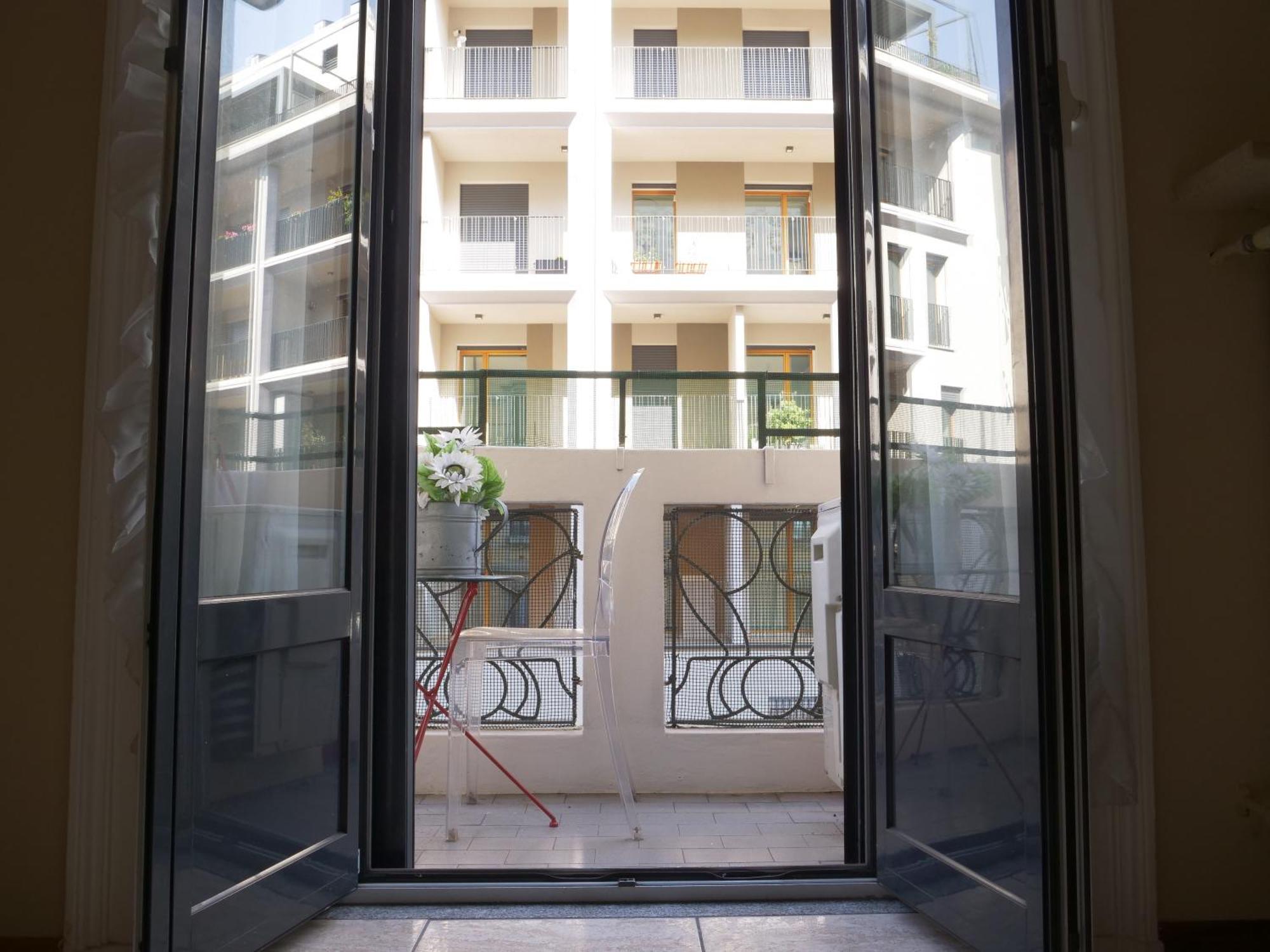 Wonderful Downtown Apartment-Hd Netflix, King-Size Bed, Two Minutes' Walk From Metro Milaan Buitenkant foto
