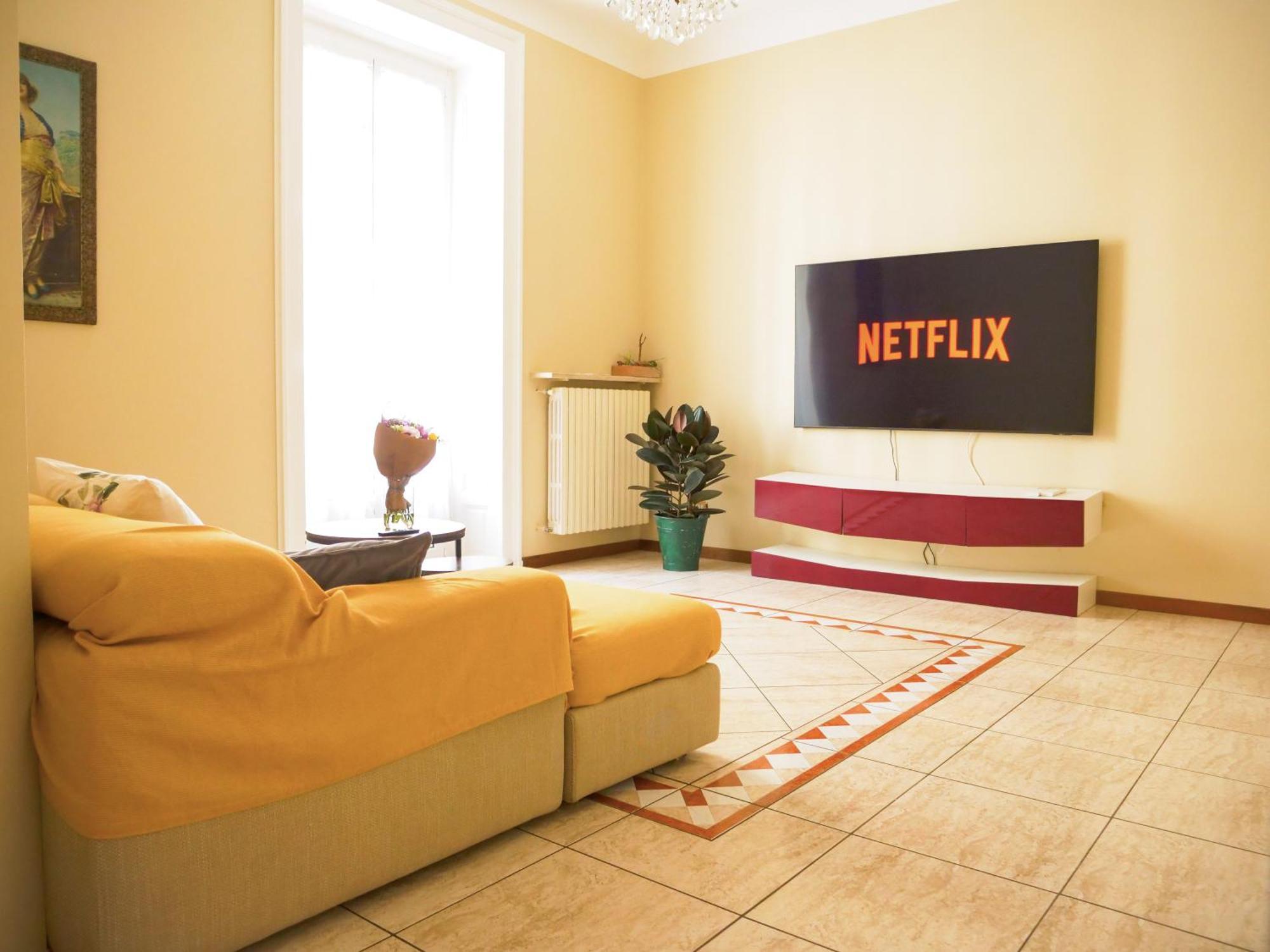 Wonderful Downtown Apartment-Hd Netflix, King-Size Bed, Two Minutes' Walk From Metro Milaan Buitenkant foto